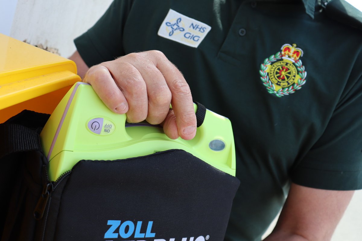 During #VolunteerWeek @savealifecymru  is thanking our first responder colleagues throughout Wales for their selfless commitment to their communities and or all those whose lives they save on a daily basis.👋