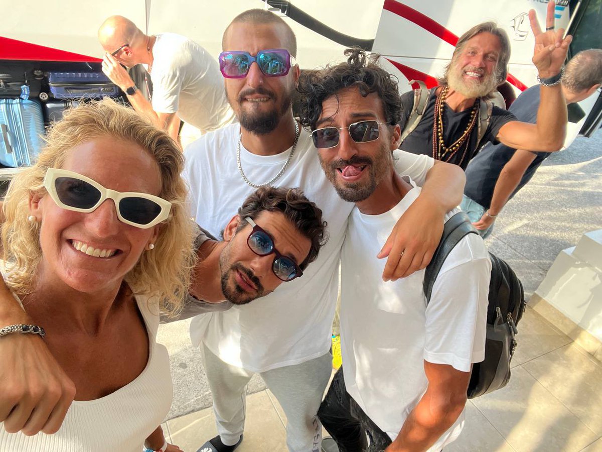 Samuel Peron (@samuelperon_) on Twitter photo La strada del ritorno… 🏝️✈️❤️
<a href="/edoardostoppa/">Edoardo Stoppa</a> #artur #alcina #edofranco 🔥
#isola #teamperon 💪🏼 La strada del ritorno… 🏝️✈️❤️
<a href="/edoardostoppa/">Edoardo Stoppa</a> #artur #alcina #edofranco 🔥
#isola #teamperon 💪🏼