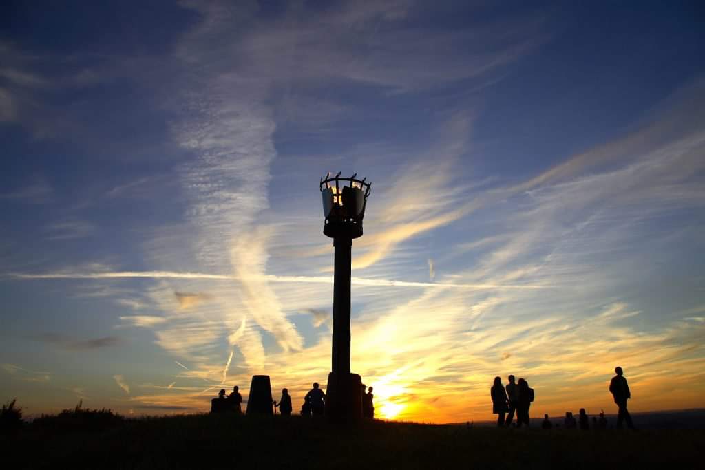forhill2022's tweet photo. DON'T FORGET! Join us at the top of the Hill tonight for the lighting of the beacon at 9.15pm to commemorate the 80th Anniversary of D-Day. See you there! https://t.co/O7Z3TjCfLE