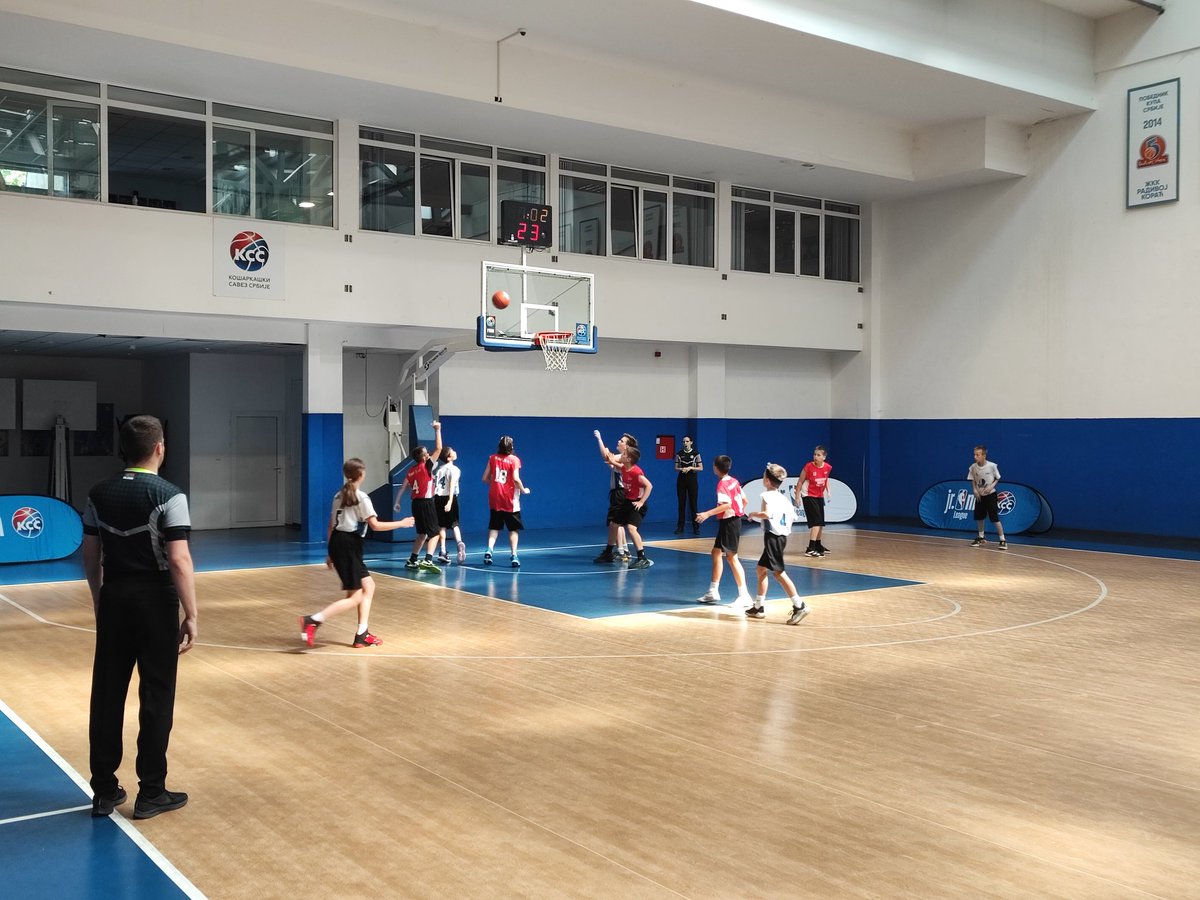 KSSrbije's tweet photo. Izuzetno uzbudljive utakmice plej-ofa Junior NBA lige Srbije u dvorani "Radivoj Korać"!
#kss #JrNBASrbija #jrnba https://t.co/nI9UbPM0Pu