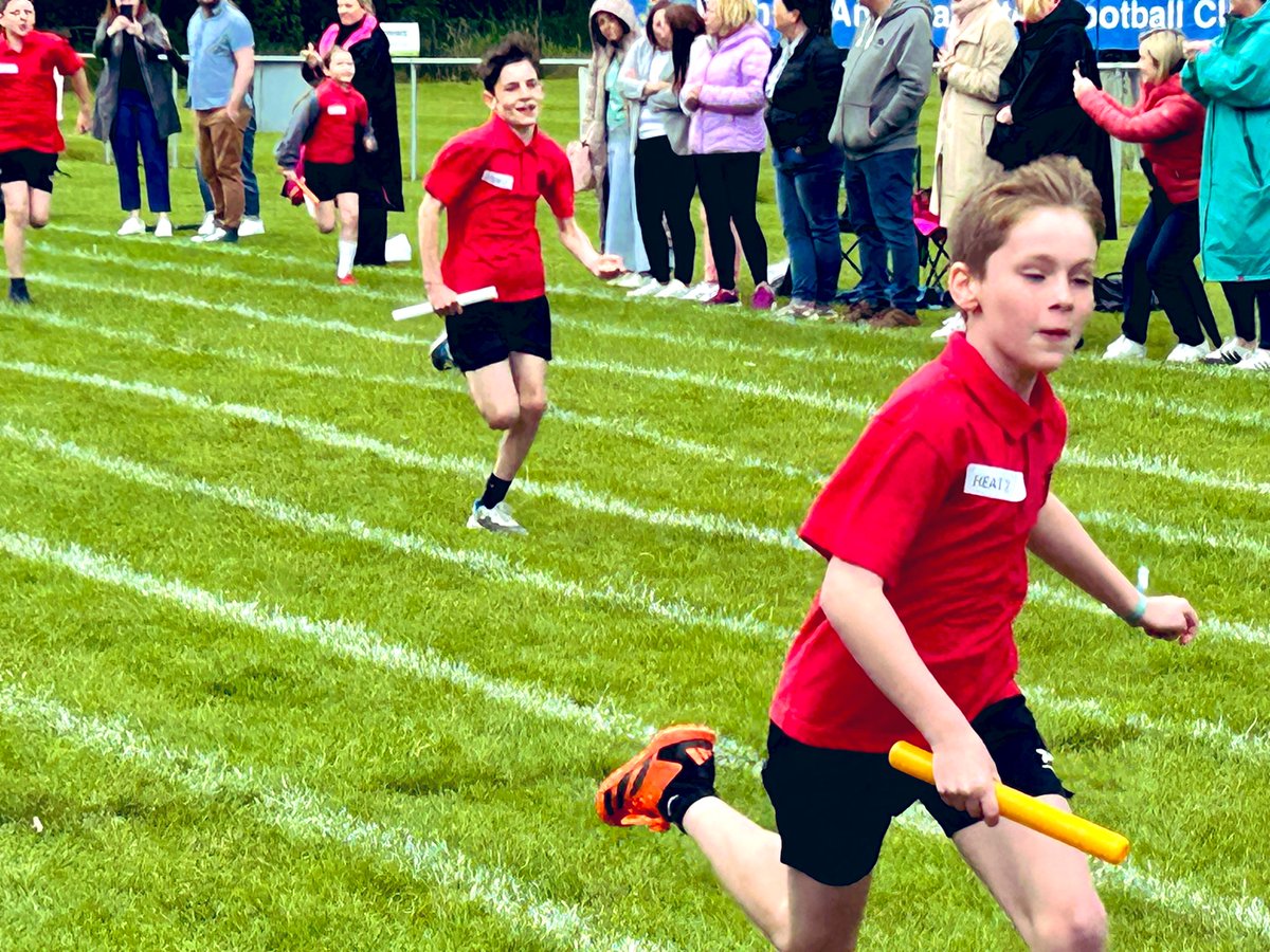 HardyMemorialPS's tweet photo. Well done to our P6/7 pupils - a super sports day! Huge thank you to @RichhillAFC for all their support in making it such a fab today and to the support given by @EvoSoccerSkills https://t.co/b6qBuqSizz
