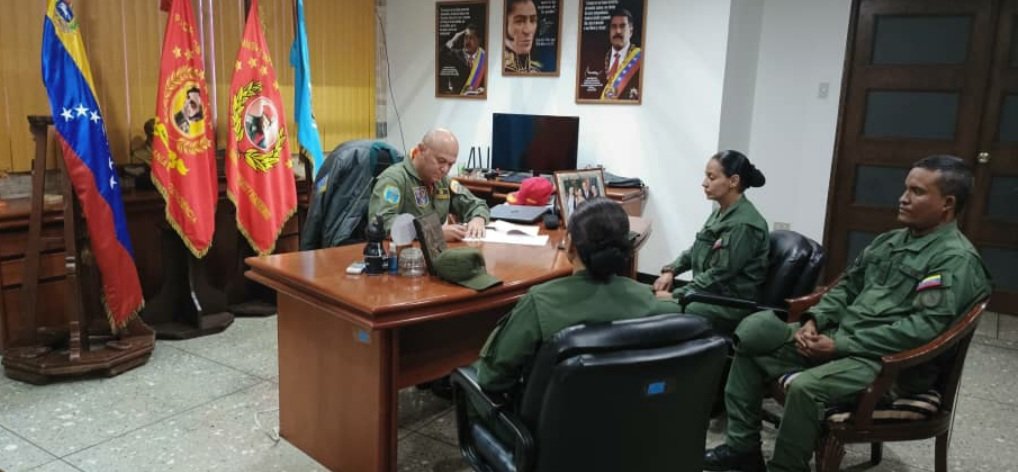 ORCFOCCIDENTAL1's tweet photo. #05Jun || La @contraloriageneralfanb, instaló a la comisión de auditores, en la Base Aérea "Tte. Vicente Landaeta Gil" #BALANDA, con el propósito de realizar Auditoría del Exámen de la Cuenta a los Bienes Públicos.
¡Juntos somos más y Unidos Venceremos! https://t.co/scd4DvssNW