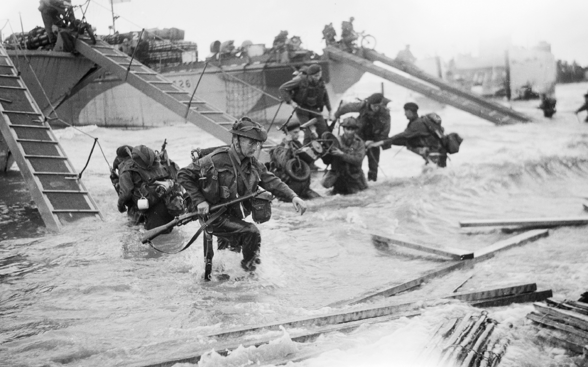 davidpollack47's tweet photo. “The true soldier fights not because he hates what is in front of him, but because he loves what is behind him.”

– G. K. Chesterton

Can't imagine that boat ride. Can't imagine stepping on that beach. We can't ever forget these heroes! https://t.co/jwXcnYvN3y
