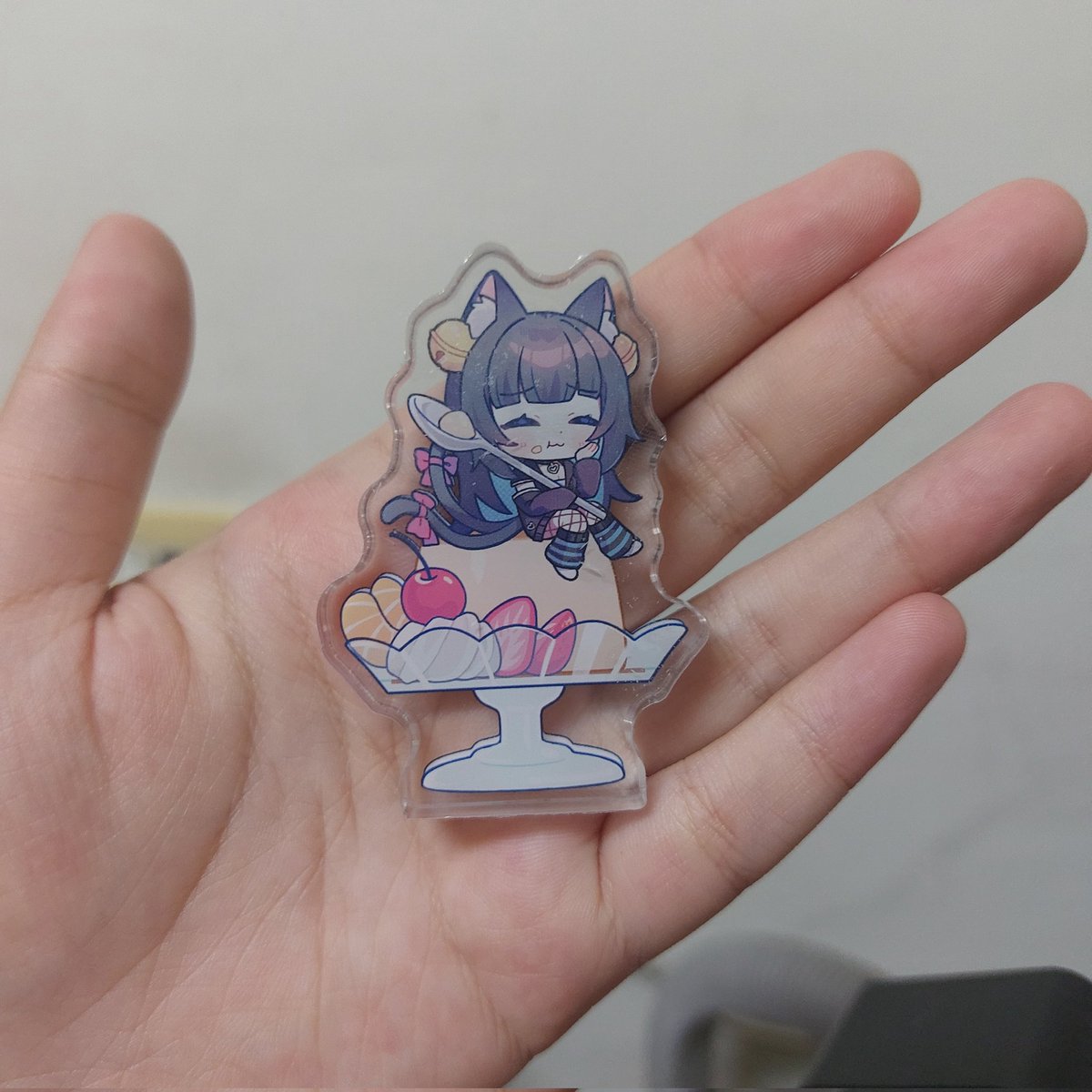 Shiwakakaede's tweet photo. 誒嘿嘿收到來自姐姐 @vtuber_grace （打擾抱歉）的飯友
真的好可愛😻
強烈建議一人一個收藏起來🧡
大家一起來支持姐姐吧～
……
啊對是說若楓的學習歷程自述只完成了1／3
若楓是不是沒救了😿
#呼楓喚雨 #快沒大學了 https://t.co/MXzQiTg2ez