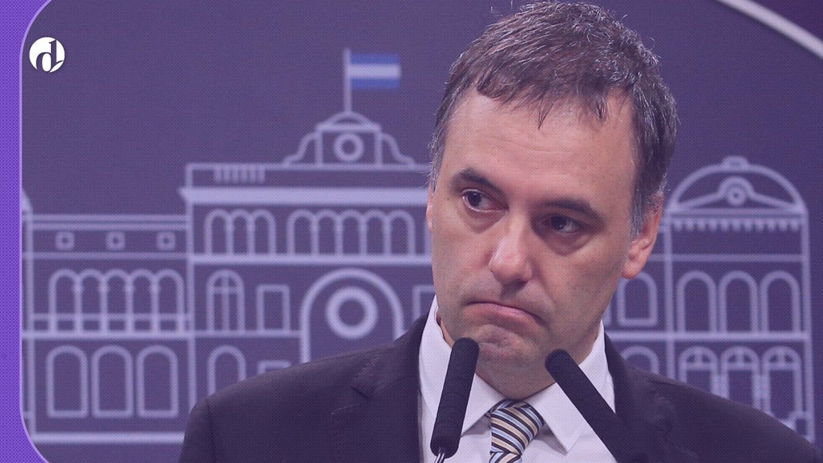 eldestapeweb's tweet photo. ⭕️ Manuel Adorni suspendió su conferencia de prensa por segundo día consecutivo. https://t.co/qnlbRiZzND