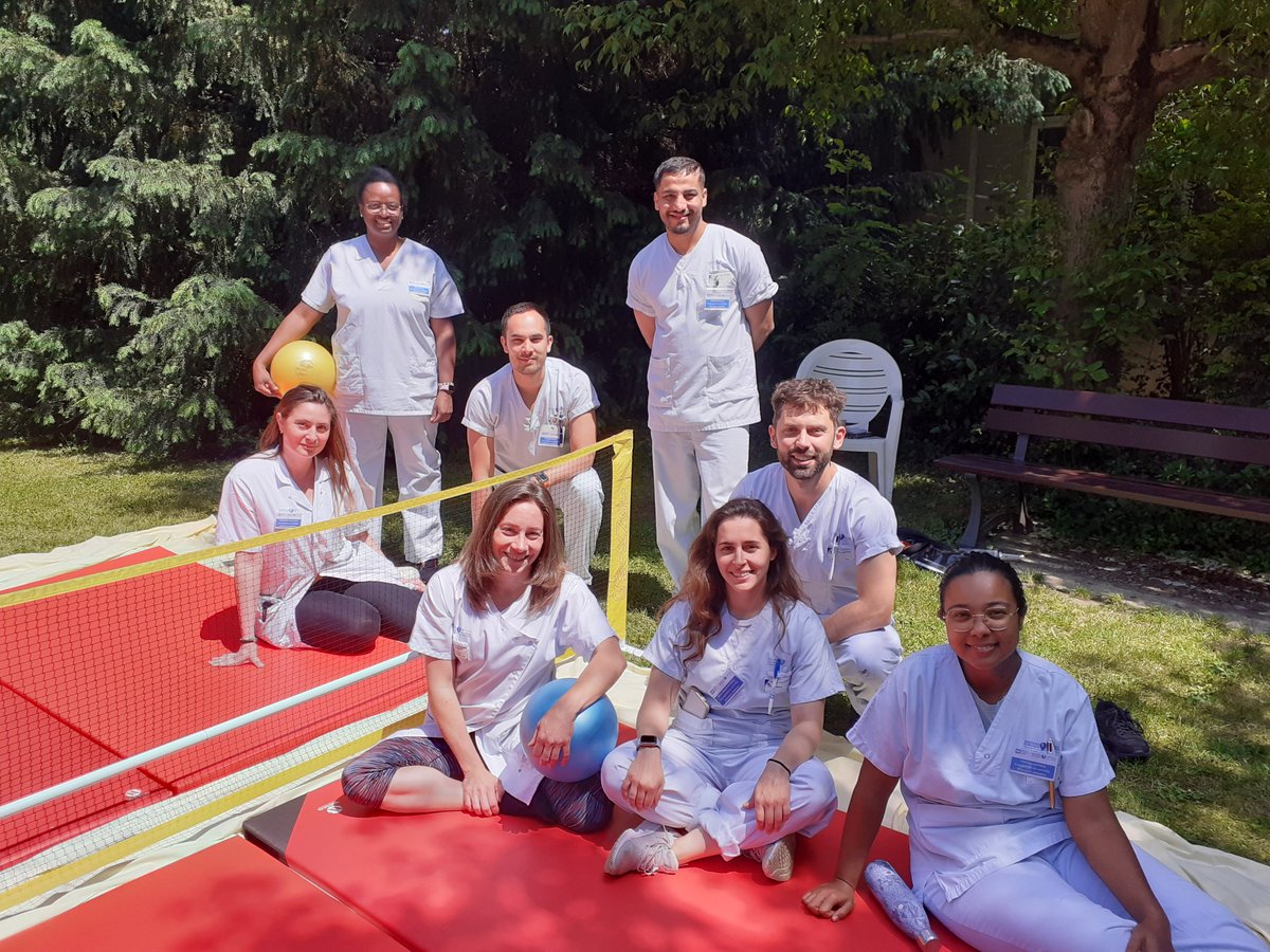 Paul_Brousse's tweet photo. Aujourd’hui, journée de sensibilisation aux activités physiques adaptées @Paul_Brousse @APHP dans le jardin de la Chapelle. Bravo aux #EAPAS pour l’organisation et l’animation de 4 ateliers sportifs ludiques ! 👋👟 https://t.co/RZPX7SgnRD