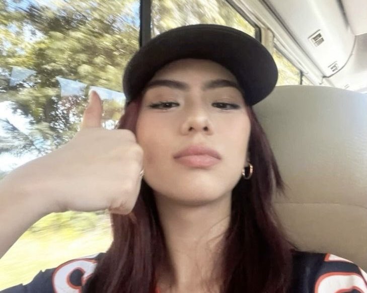 stargirlyves's tweet photo. over the net 🏐🏸
 ⤷ a mikhaloi au

it’s intramurals season, yet both leila and jea believe their coaches are playing jokes on them for switching it up this year. 

and to make it worse? they’re assigned to coach each other their respective sports. https://t.co/OBGxTe41KZ