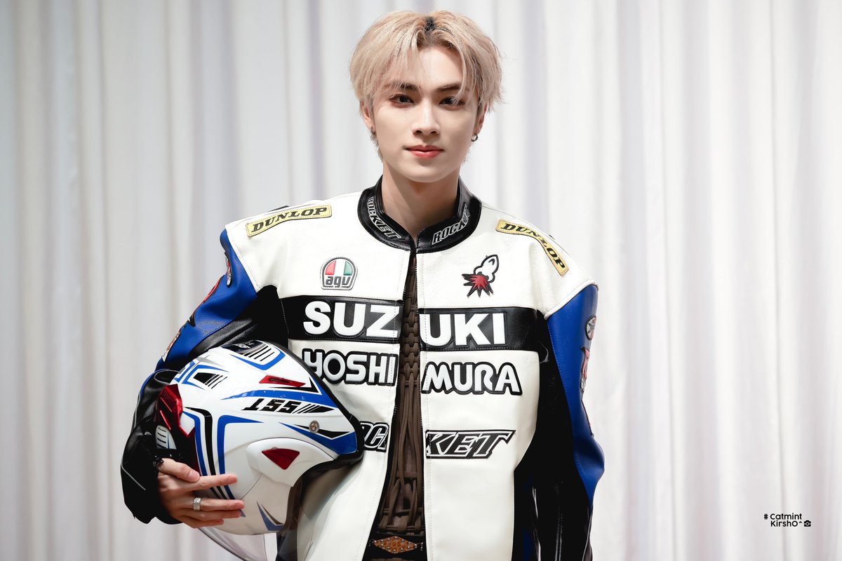 𝟮𝟰𝟬𝟲𝟬𝟲 WITHMUU

＃肖俊  #XIAOJUN  #샤오쥔 
 #シャオジュン #WayV