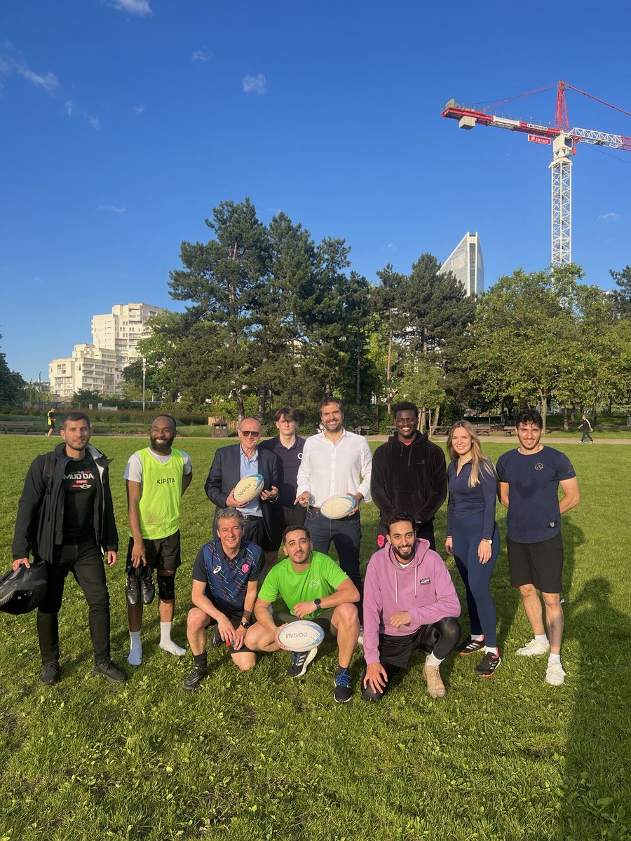 Dernière ligne droite avant notre tournoi dimanche, soutenu par la <a href="/Ville_BoulogneB/">Ville de Boulogne-Billancourt</a> 🏉

Les  équipes se sont réunies une dernière fois pour s’entraîner hier soir et  être fin prêtes à s’affronter dimanche au stade Alphonse-Le-Gallo.

Venez supporter vos équipes dans la journée 🔥