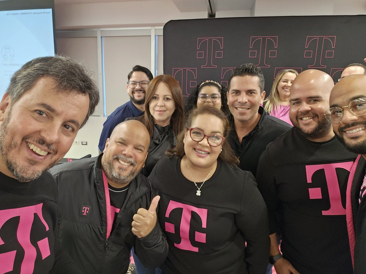 JEMartel's tweet photo. Early Morning @TMobilePR Townhall!  ¡Buenos Días! 🌞 https://t.co/agrmHbxsVx