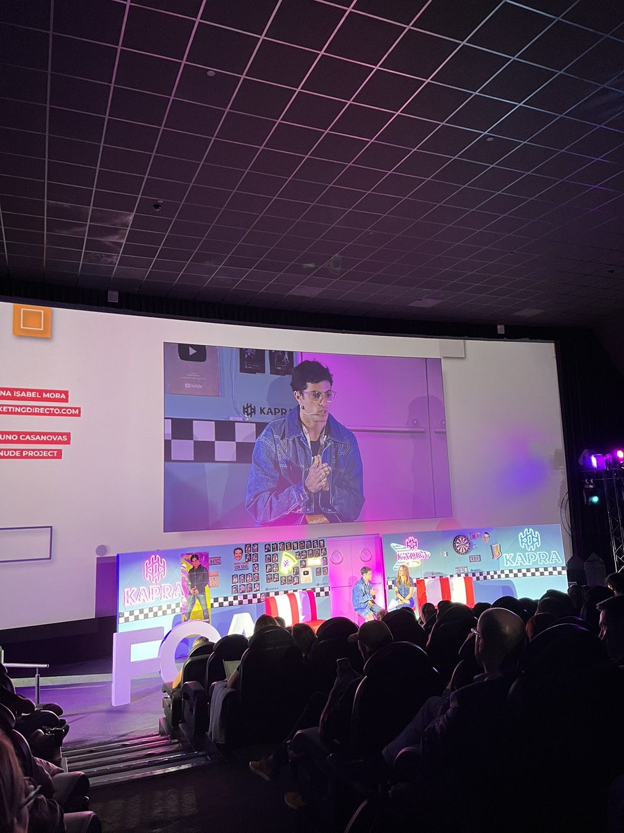 aalcaniz's tweet photo. Fantástico arranque de #FOABCN24 con Bruno Casanovas de @NudeProject_, hablando del difícil reto de formar un equipo alineado con tu propósito para seguir creciendo como #marca 🚀. Después, @playoffnations nos ha mostrado cómo impactar a los Z sin ser intrusivos. ¡Interesante! https://t.co/GbgYkM89y5