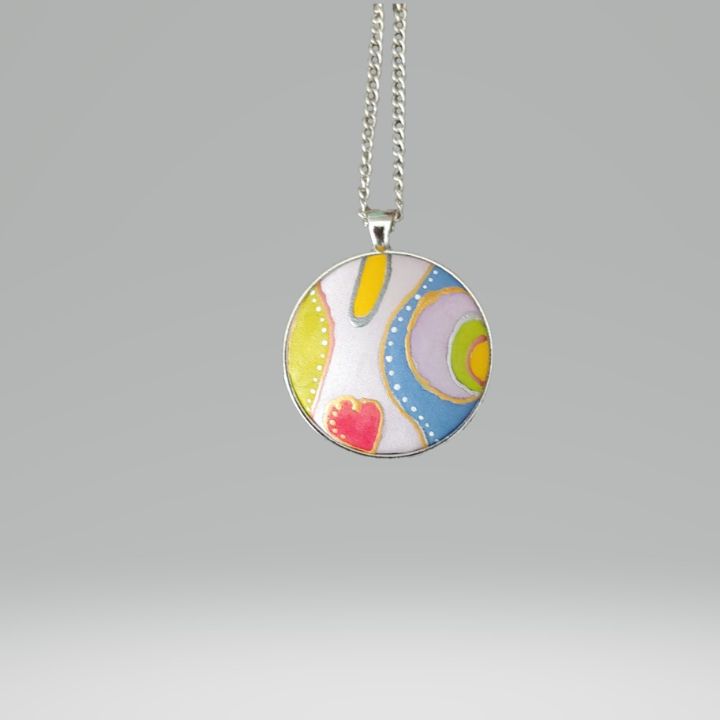 DemyKaralis's tweet photo. Art of the Day: "Large Necklace - Hand Painted Silk". Buy at: https://t.co/W33WX92fWl https://t.co/hnKK5ejRnk