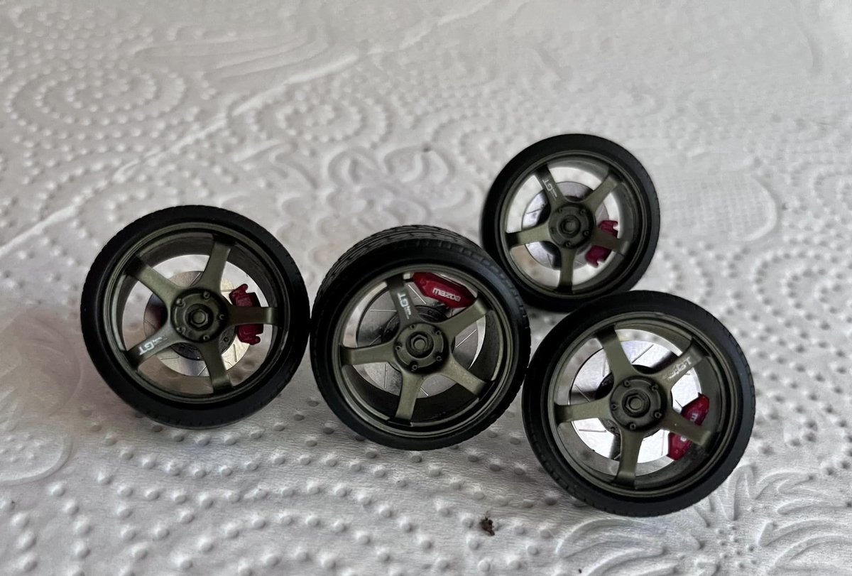 YOYa_uu's tweet photo. AM02-034 Mazda RX7 FD (FEED)  build by Alexandar Krantev
Wheel building

#modelcar #car #cars #carstagram #carmodel #hobby #instacar  #modelcars  #alphamodel #alphamodels #hobbydesign  #mazda#love #124scale  #scalecar #stancenation #modelkit #scalemodel #scalemodelling https://t.co/rghIQIY1M6