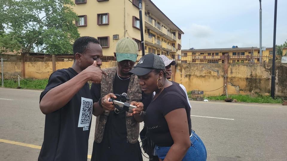 afrowren's tweet photo. Behind the scenes of The Constipated by Jennifer Nkem
#FilmLabAfrica is proudly supported by @ngBritishArts and delivery partners: @darimedia_ & @afrowren
#ReframeWithMe #FilmLabAfrica #BCArtsSSA #ReframeYourFuture #FutureOfFilm #FilmmakerJourney
#britishcouncilxfilmlabafrica https://t.co/wLSxDgR7xQ