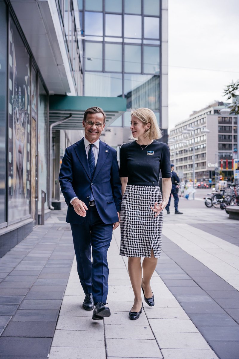 tomsamuelsson's tweet photo. Statsministern fick igår finbesök i Sverige av @kajakallas, Estlands premiärminister.

Tillsammans deltog de i ett panelsamtal om startups och våra länders starka tech-scener. De pratade också om de gemensamma ansträngningarna mot hybridhot. https://t.co/VqpILacdVH