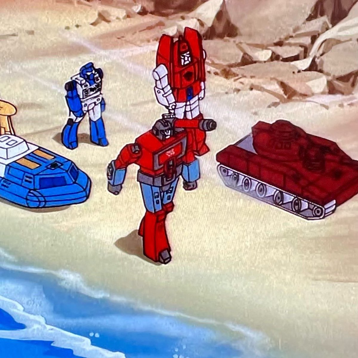 StryderWolfe's tweet photo. Beach patrol!

#throwbackthursday #tbt #Transformers #toys #Autobots #homage #beach https://t.co/tjhwDrffyx