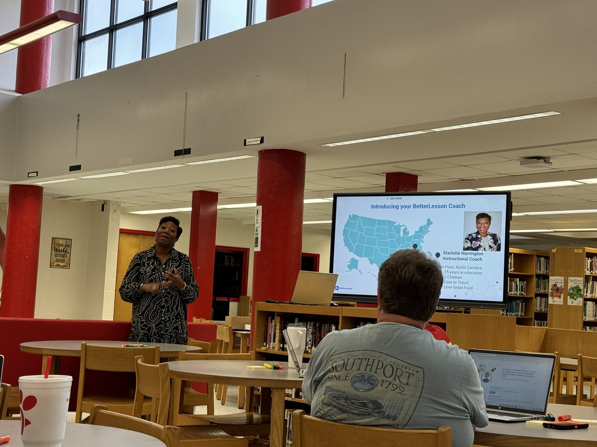 MzLCarter1's tweet image. Starting out our morning with Professional Development at @71sthighccs! Such a great way to start the day! #GrowthMindset #BetterLesson Thank you @qspencer1085 @JamesABlue21 #FutureAPCarter