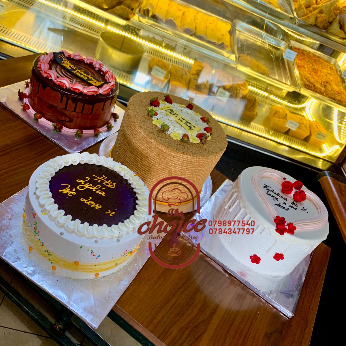 thechoicebakery's tweet photo. Aka nako naga cake kavuye iwacu😋🥰 dukorera mumujyi downtown G12 cg utwandikire Dm kumbuga zose🤝✅

#OnlyUs
#TheChoiceToMake https://t.co/fWG1Rfm1LA