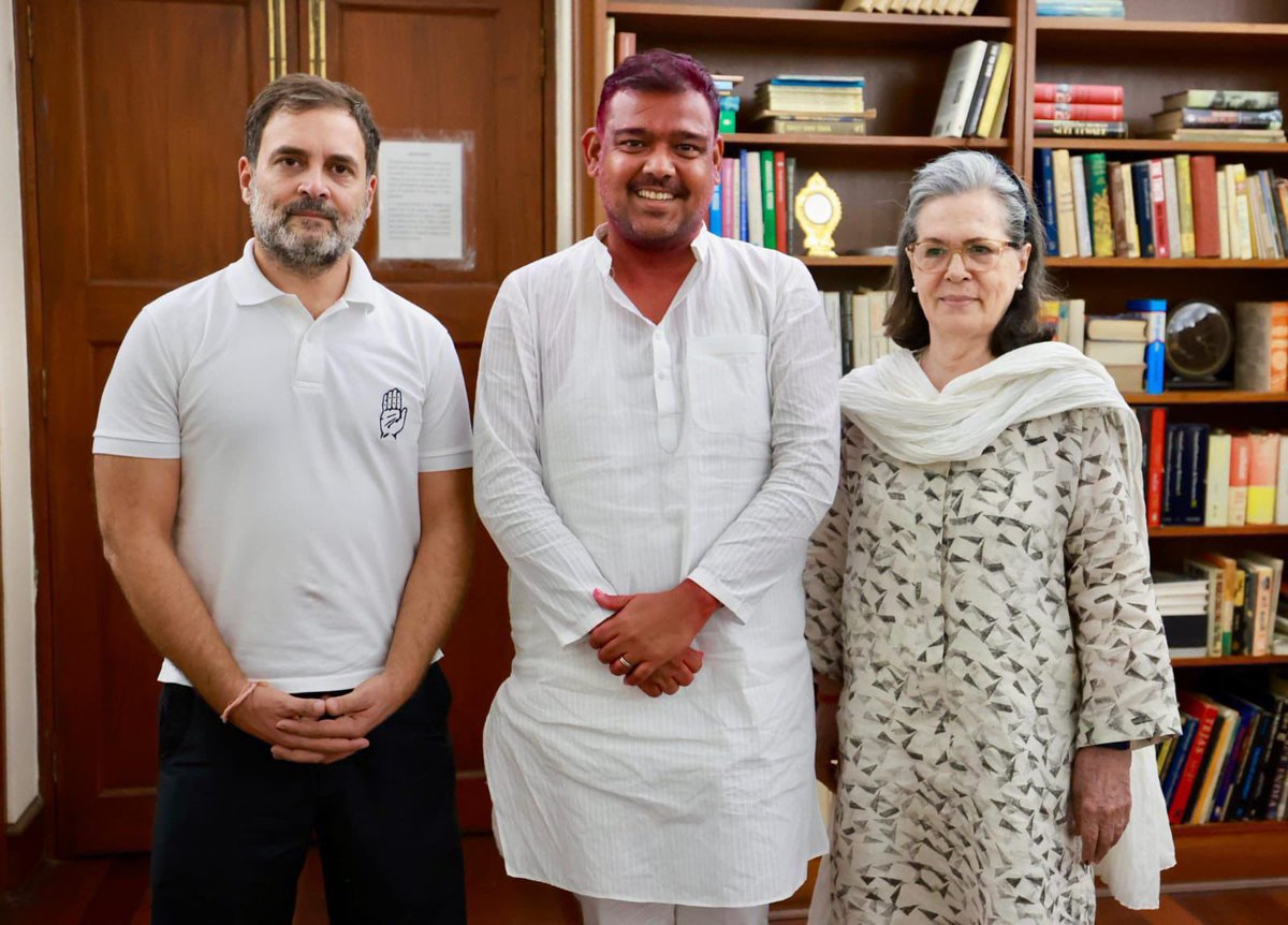 patilvishalvp's tweet photo. हम साथ साथ है❤️

#With_INDIA
@INCIndia @RahulGandhi https://t.co/hhR2MaOGp1
