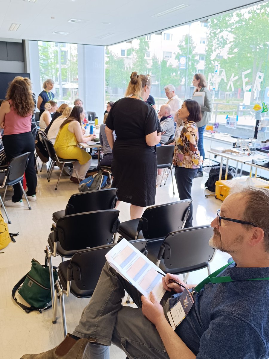 <a href="/Ecsite/">Ecsite</a> Beside tinkerers we also had observers! 👀

We shared observation grid tool that we are developing in our #TinkerLib project. Some participants got a chance to jump into that role and try it out. 🪰