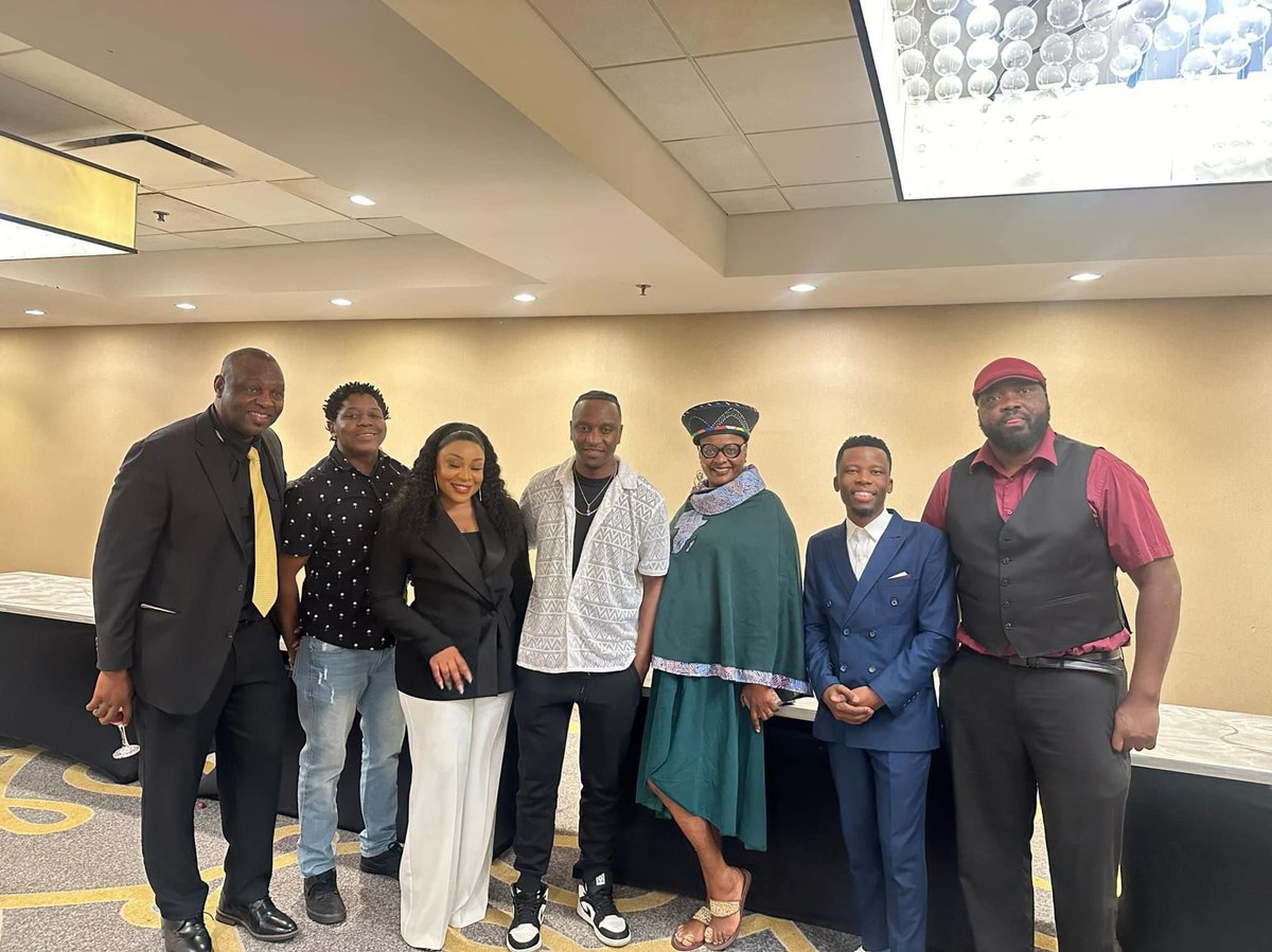 Miss V Candy tweet media