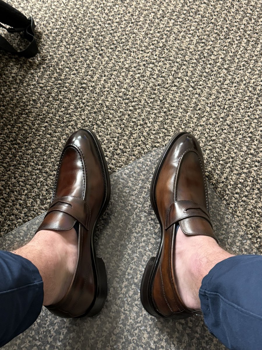 Scummers14's tweet image. Broke out the loafers today. #heatcheck