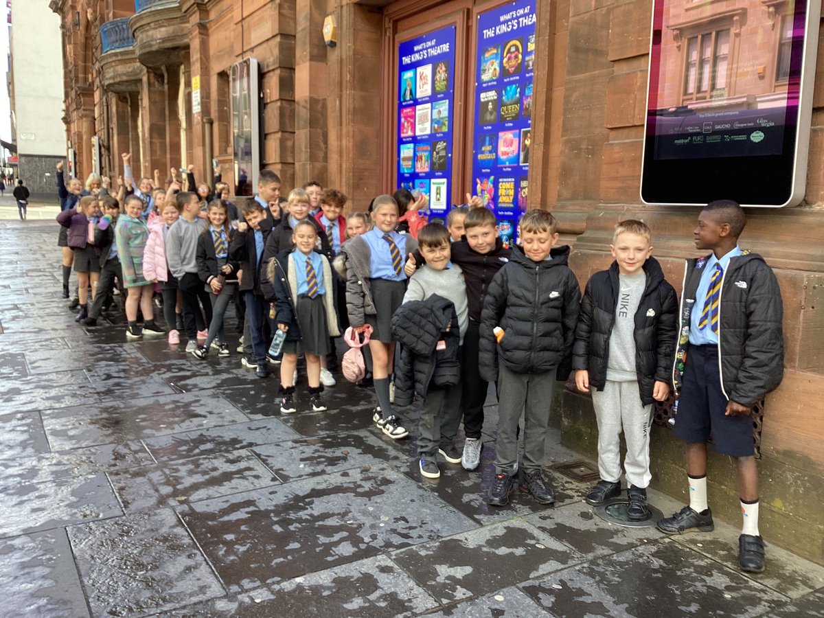 Miss Russell & P3/4 tweet media
