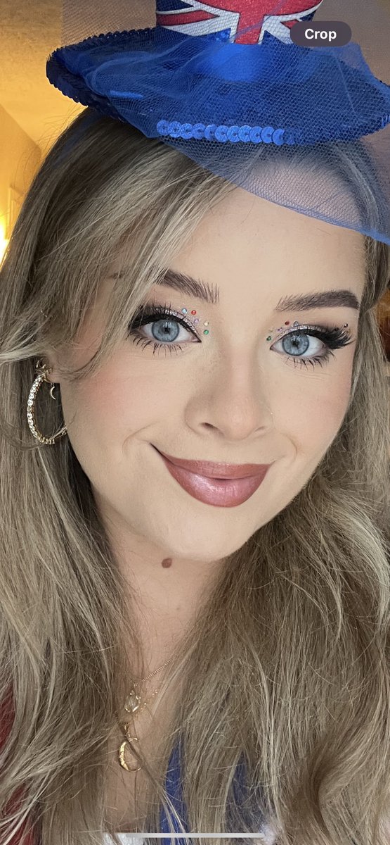 sophdoeslife's tweet photo. Taylor Swift Eras Tour Makeup Inspiration for every era: a thread 🎤✨🧵 @taylorswift13 @taylornation13 #tstheerastour #londontstheerastour https://t.co/rLuCZkQOu7