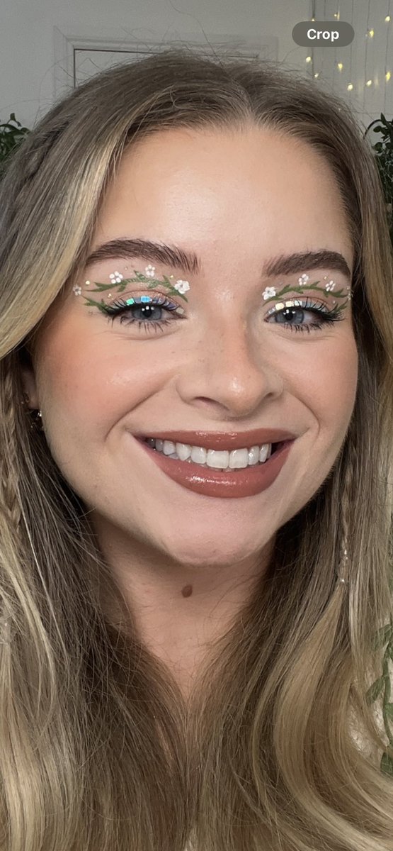 sophdoeslife's tweet photo. Taylor Swift Eras Tour Makeup Inspiration for every era: a thread 🎤✨🧵 @taylorswift13 @taylornation13 #tstheerastour #londontstheerastour https://t.co/rLuCZkQOu7