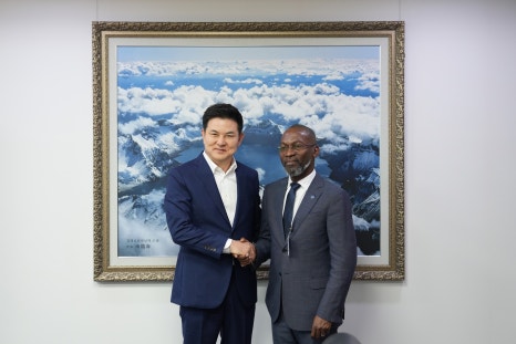WFPDRC's tweet photo. @MusokoPeter on a recent mission to Seoul had the pleasure of meeting MPs Hee-Yong Jung &amp; Tae-Ho Kim in the Republic of Korea. Huge 🙏for all their country's kind support to the people of 🇨🇩 #ZEROHUNGER https://t.co/2ZbpYg1zPr
