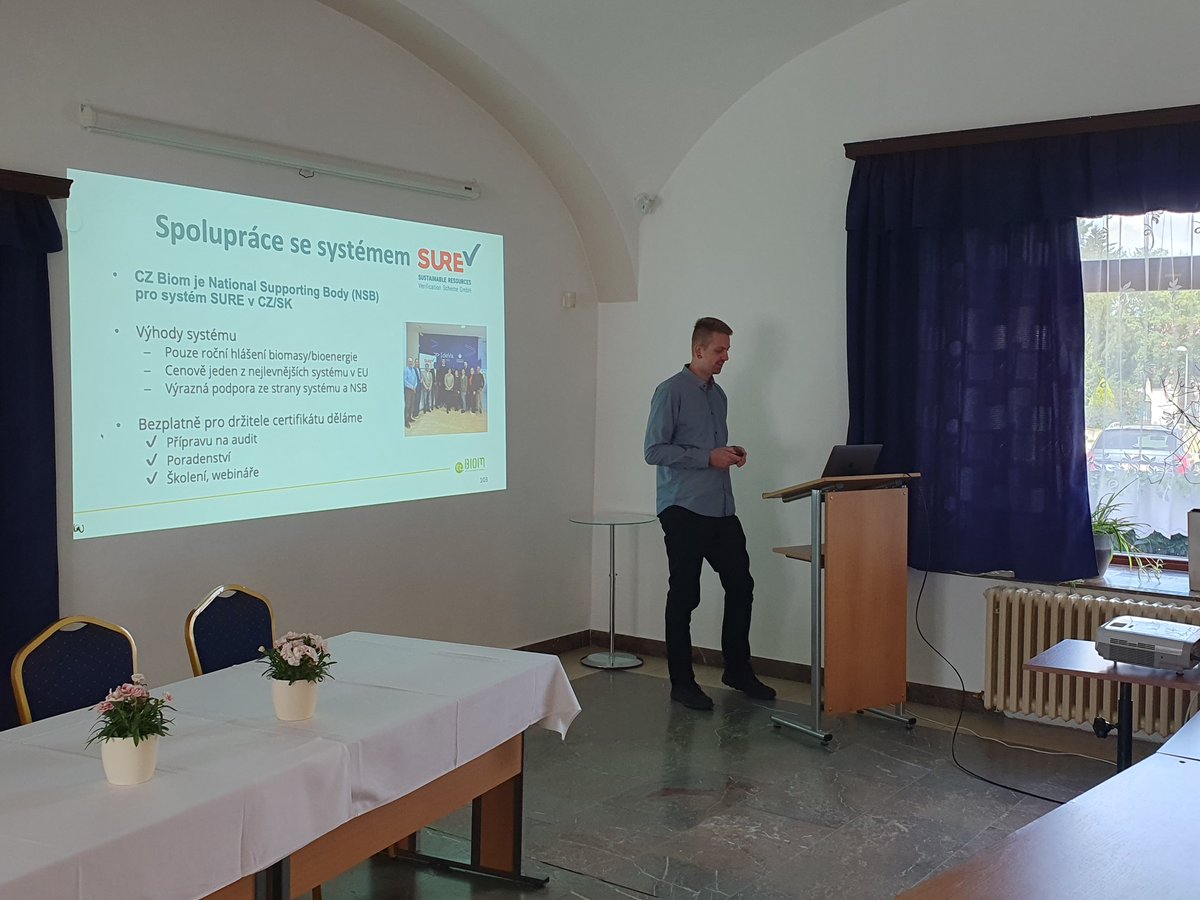 🌲Report z letošní schůze sekce pevné biomasy ve #VÚKOZ
🌿Biomasa patří mezi technologie #BECCS, které snižují emise skleníkových plynů
🌳Účastníci se dozvěděli, jaké výhody nabízí systém #SURE, jak se vyvíjí národní systém certifikace a jaké novinky chystá implementace REDIII🪵