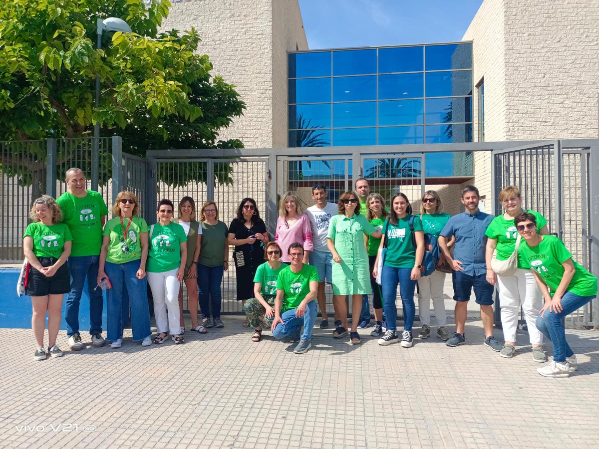 escolatv's tweet photo. #EnsPlantemPelValencià ✋👅 a la Marina Alta

📍 IES Josep Iborra, Benissa  
📍 IES Sorts de la Mar, Dénia
📍 CEIP Sant Vicent Ferrer, Teulada 
📍 CRA Terra de riuraus, Llíber https://t.co/TeZuDWysZL