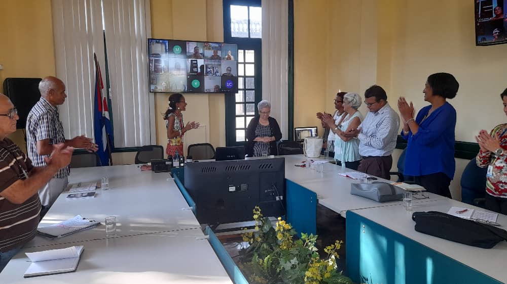 ContraloriaCuba's tweet photo. Con la presencia de @GladysBejerano, capacitación sobre contratación y el debido proceso administrativo. "Hoy más que nunca, nuestro actuar debe estar en consonancia con la vida y obra del Cdte en Jefe, el jurista mayor" expresó la Contralora. https://t.co/JR08IXyInH