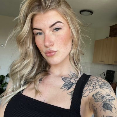 _celinekyra's tweet photo. #nieuweprofielfoto https://t.co/uA3ElURsRu