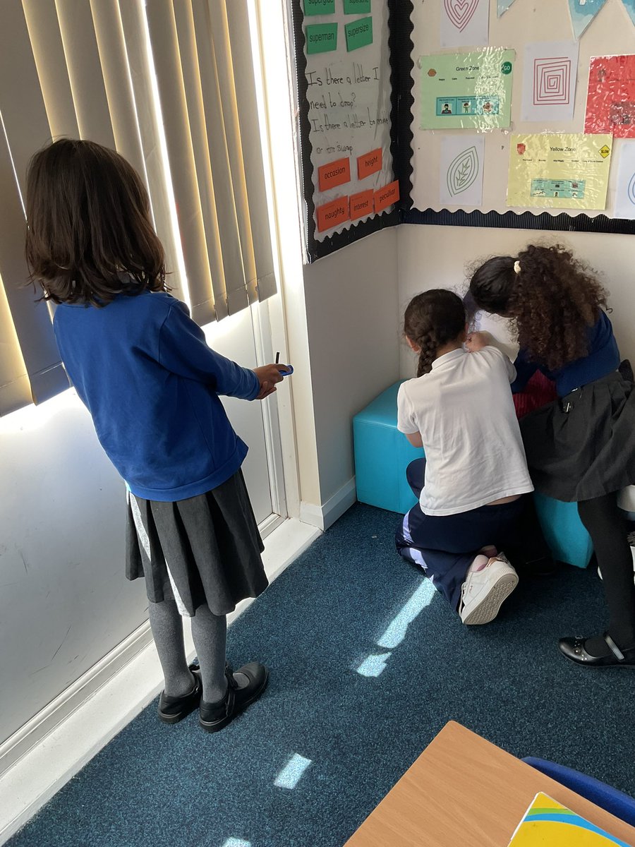 stsilasyear3_4's tweet photo. Year Three investigated how distance and position affected the sizes of shadows in Science today. https://t.co/etonxjXau8