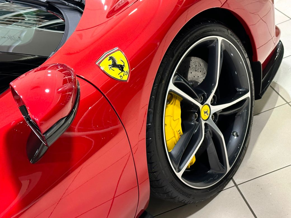 CarzoneIE's tweet photo. Guess the Price of this 2023 Ferrari 296 GTB?? (Wrong Answers Only) ๐คช
Comment below ๐
Click here to reveal โก๏ธ https://t.co/B1DD9yVktJ
#Ferrari #SuperCar #Carzone https://t.co/qQFjOxQjzL