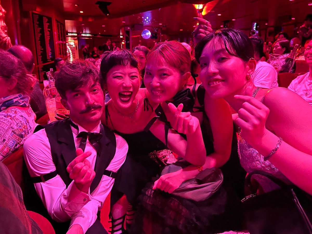 tttkuuurt's tweet photo. Crazy Horse Paris ❤️‍🔥
可愛いお友達出来た✴︎
#paris https://t.co/tGWq03dslV