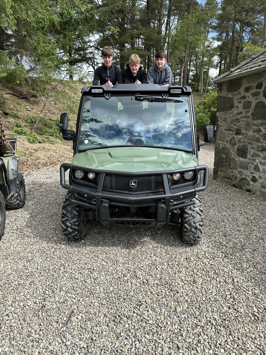 MissJGeo's tweet photo. Fantastic day at Glen Ogil estate for the Estates that Educate event. #EstatesthatEducate #WeAreBraeview @BraeviewAcademy https://t.co/14gyP1zEfa