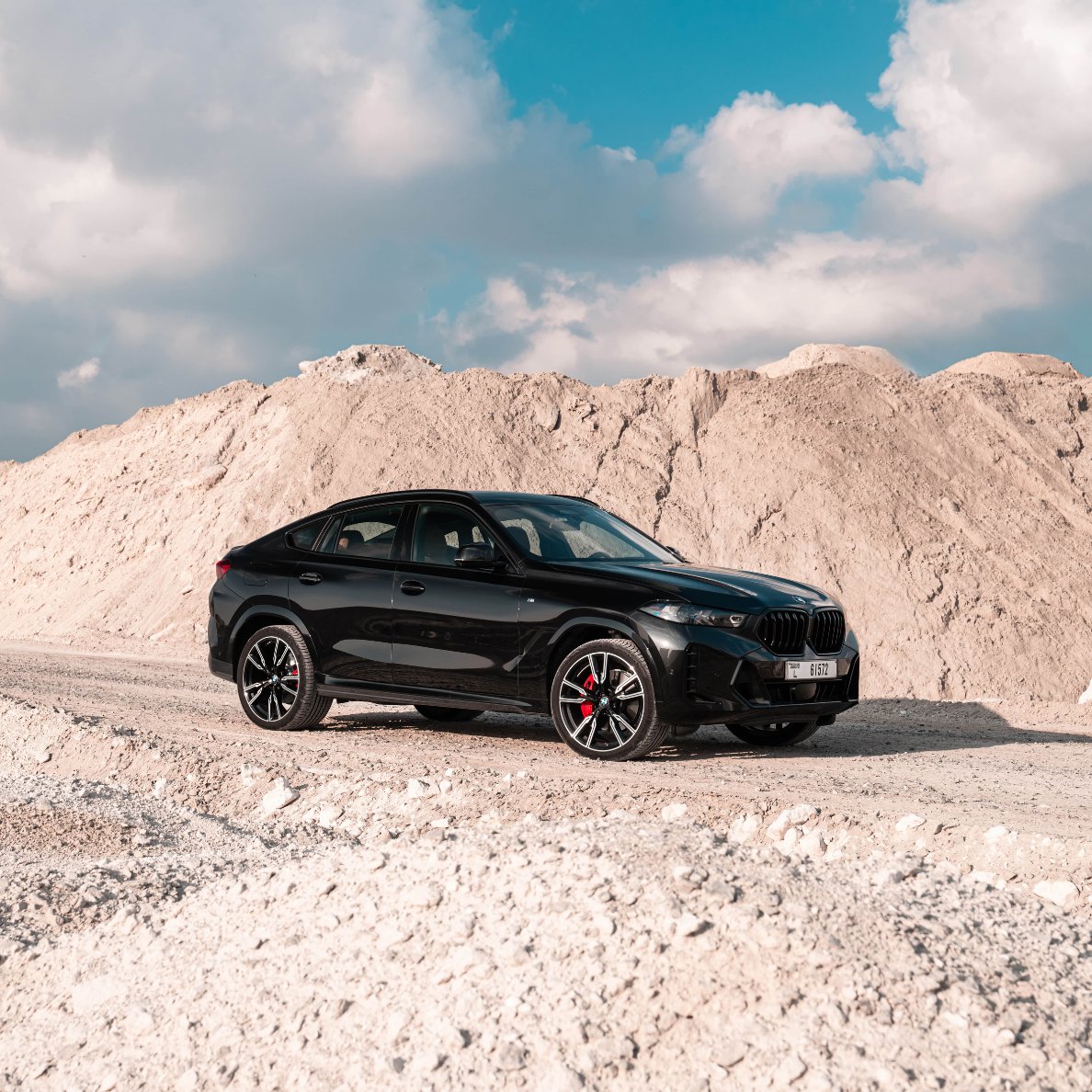 BMW_AGMC's tweet photo. Command the desert in the iconic X6.
سيطر على مغامراتك الصحراوية مع سيارة X6.
#BMWMiddleEast #THEX6 #BMW https://t.co/Cvu0yTMLlM