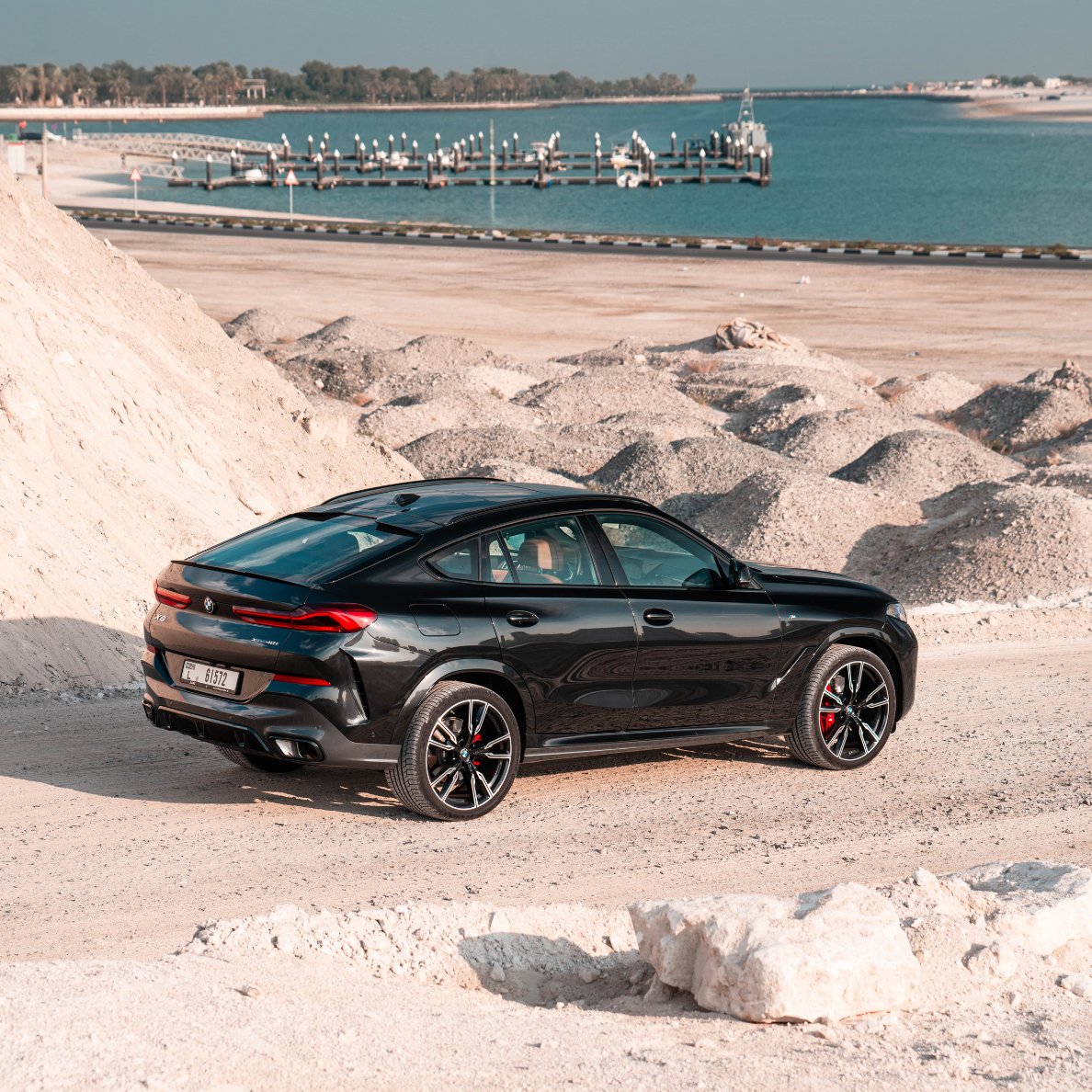 BMW_AGMC's tweet photo. Command the desert in the iconic X6.
سيطر على مغامراتك الصحراوية مع سيارة X6.
#BMWMiddleEast #THEX6 #BMW https://t.co/Cvu0yTMLlM