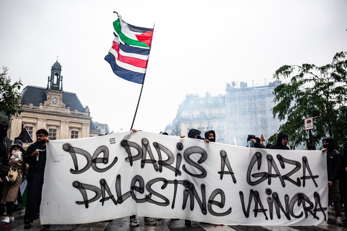 [Clément]
Manifestation pour Clément Méric, assassiné il y a 11ans par l’extrême droite. 30 000 personnes ont manifesté dans différents cortèges, dont un pour la Palestine et un pour la Kanaky