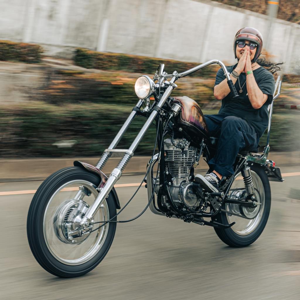 2persenter's tweet photo. 2%ER SR400sly 2D.
日本で2日で部品を用意、ハンドキャリーしてタイで1.5日で組立ててバンコクホットロッド、SRパニックタイランドに自走で出展できました!
なんか自分のバイク屋キャリアに残せそうな貴重な体験😊
#sr400 #sr500 #2percenter #ツーパーセンター #bhcs #bnagkokhotrod #srpanic https://t.co/NfZ3JB1H2t