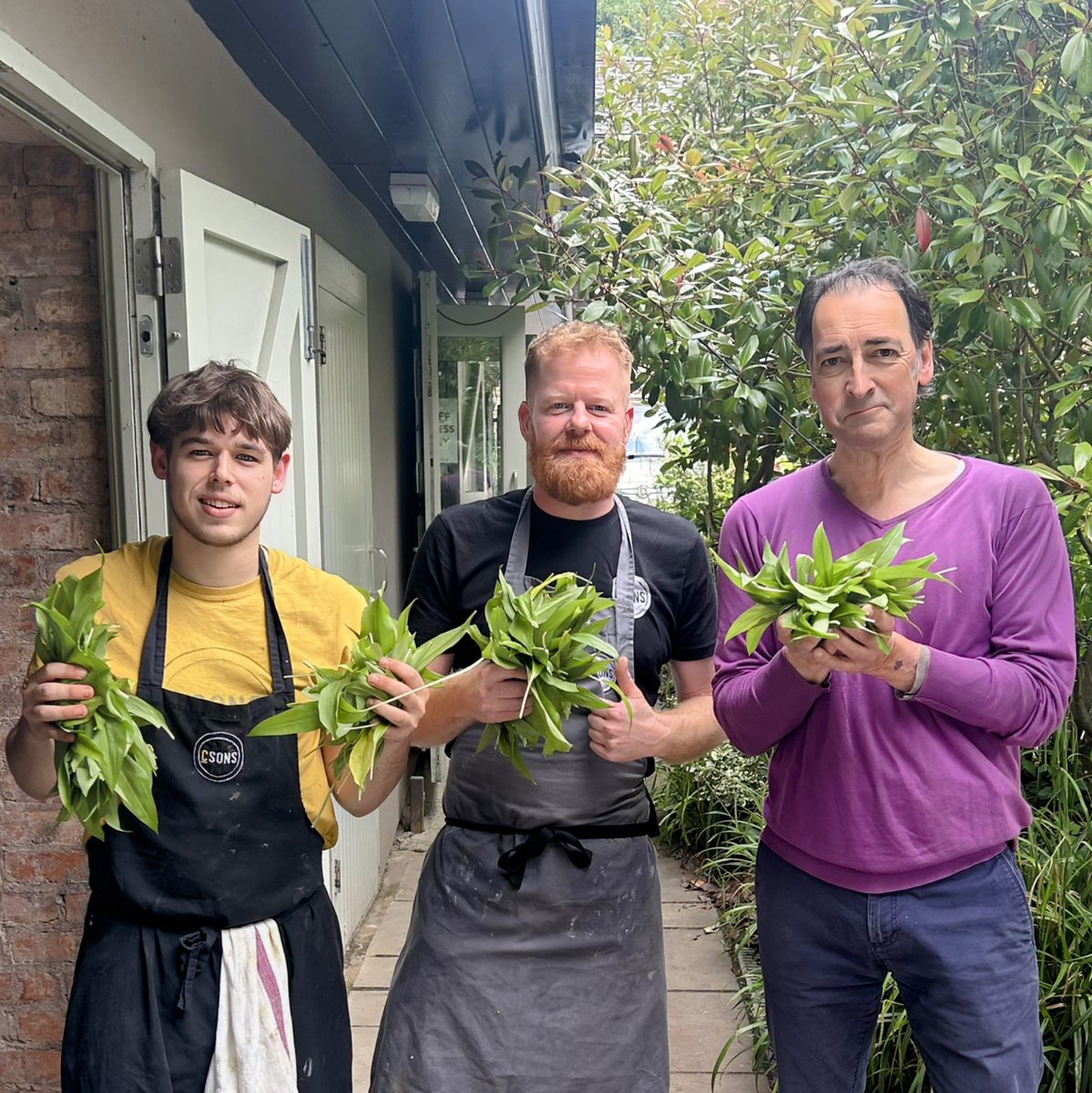 WILD GARLIC 🧄

We love it when our customers bring us produce to use on the menu. It's what food should be about! So here's a massive thank you to the amazing man that is Alistair McGowan pictured here with CSONS Ludlow chefs Callum and Mike.