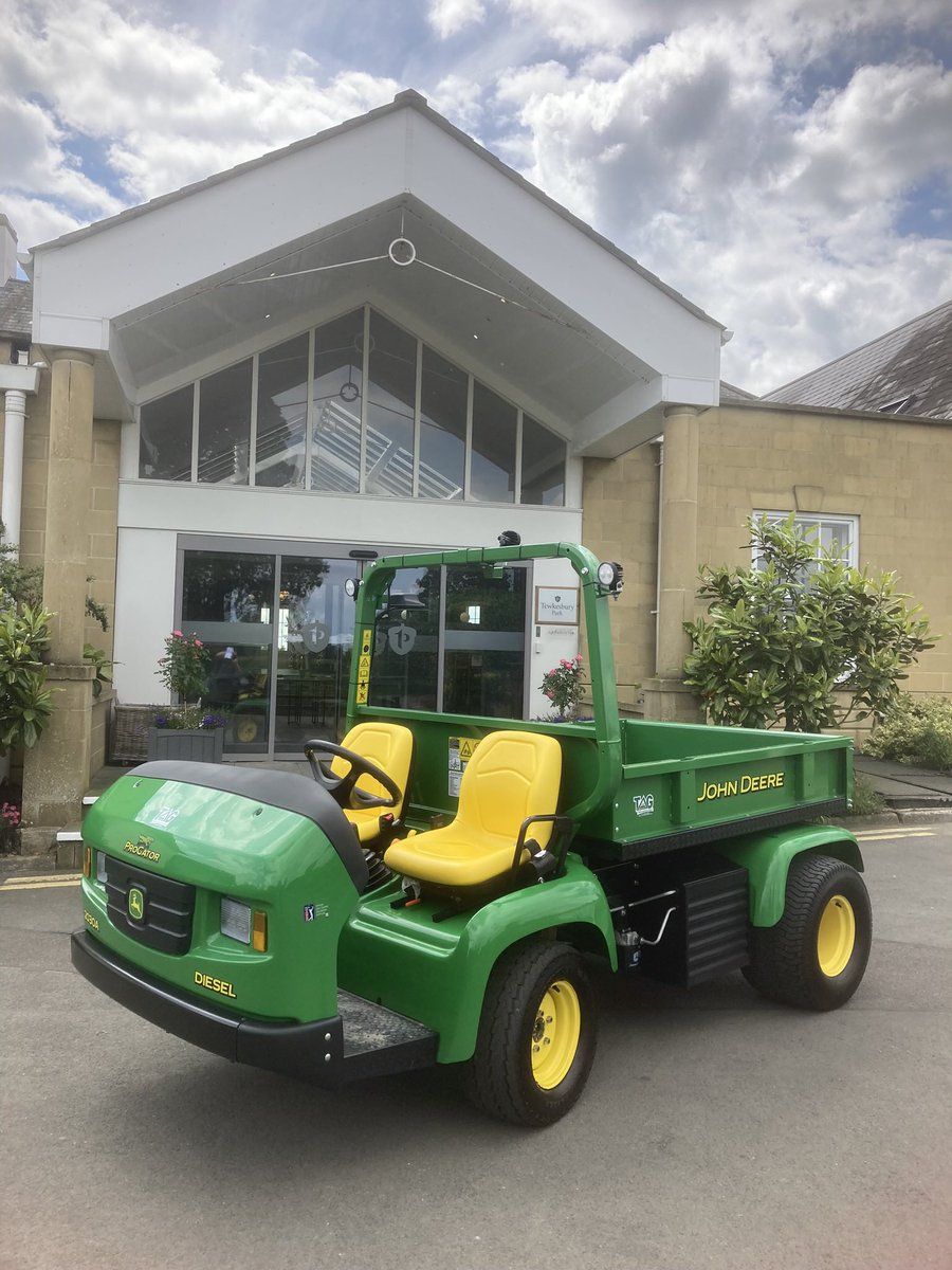 TPGolfResort's tweet photo. More investment for the Greenkeeping department @Tewkesburypark . Our new ProGator 2030A from @TallisAmosTurf @JoshuaDavidX . Thank you for the speedy delivery and brilliant customer service. Can’t wait to get the next new machine next week……..😀😎 https://t.co/BygQRbIhSm