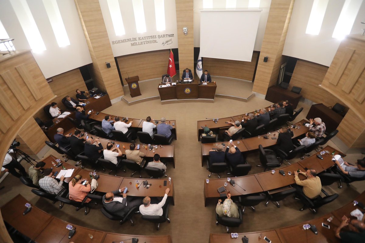 sahinbeybel's tweet photo. Başkan Vekilimiz @cumaguzel27 Başkanlığında ve Meclis üyelerimizin katılımıyla Haziran ayı Meclis toplantısının ikinci oturumu gerçekleştirildi.

Toplantıda alınan kararların ilçemize hayırlı olmasını diliyoruz.

#Şahinbey #Gaziantep https://t.co/rqm5rw4Rqs