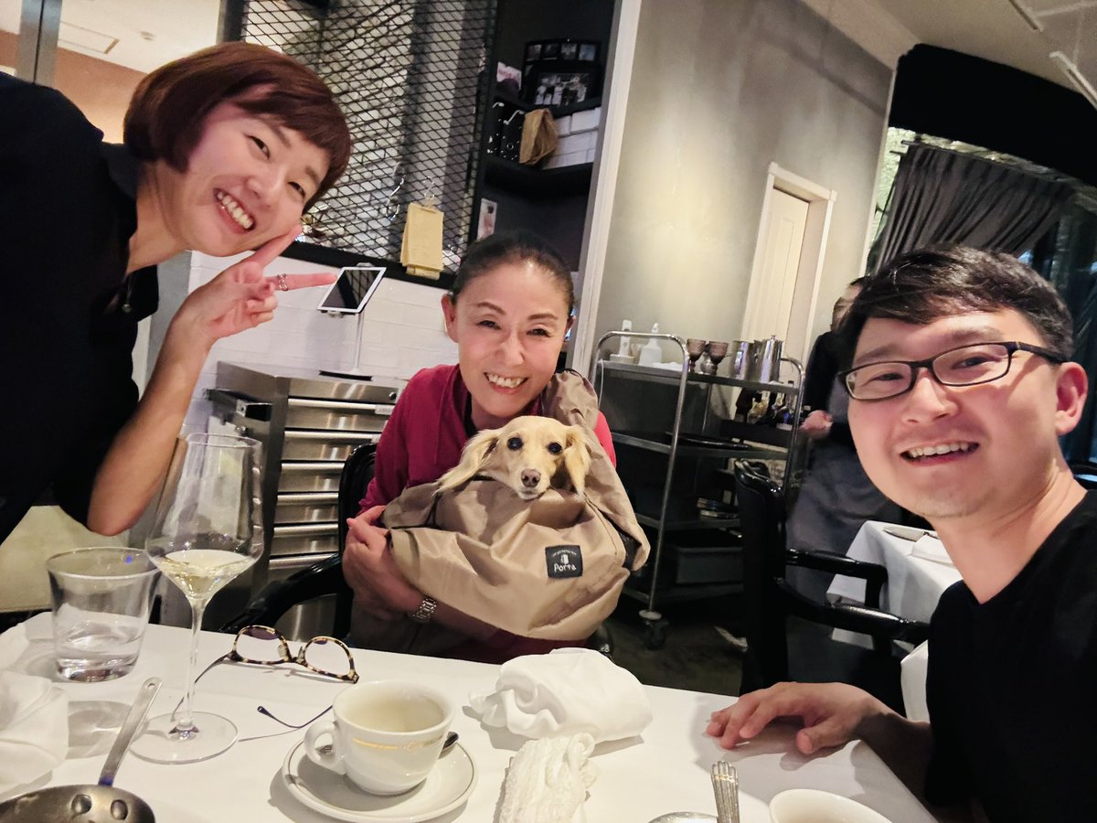 yosukemato's tweet photo. まこ先生&amp;カメラ目線のイッヌ https://t.co/IpTtofke1C