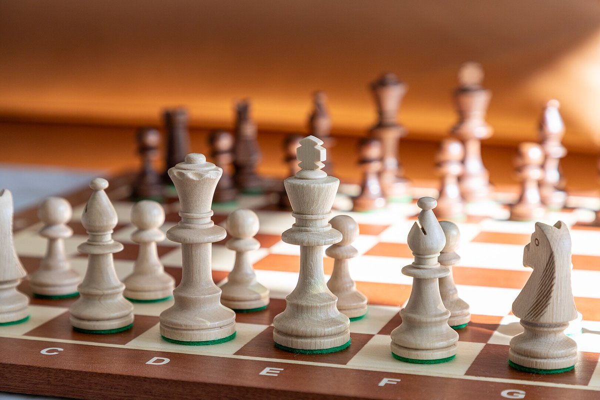 nesa787878's tweet image. Chess coach with FM
facebook.com/groups/5278133…

 #ChessPuzzle #ChessChallenge #MateInTwo #ChessProblems #ChessLovers #MindGames #Checkmate #ChessLife #ChessTactics #ChessCommunity #ChessBoard #StrategicThinking #ChessMaster #DailyPuzzle #PuzzleOfTheDay #ChessAddict #ChessGenius