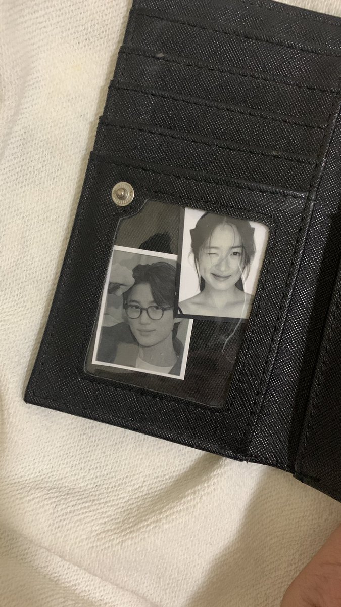 poparcde's tweet photo. ˗ˏˋ🕹️☆🎮ˎˊ˗  [pop arcade!] 
decided to pop this outta my pocket☆

ID PHOTO sheets!
🍰🍒kim hye yoon
🎸🎮byeon woo seok

sheet size 7*9 cm
photo size 3*4 cm
art paper + doff laminated ☆

min. order 3 sheets (you can mix!)
order thru: https://t.co/TqQUI5t6Vh https://t.co/HfN6ypRS9H