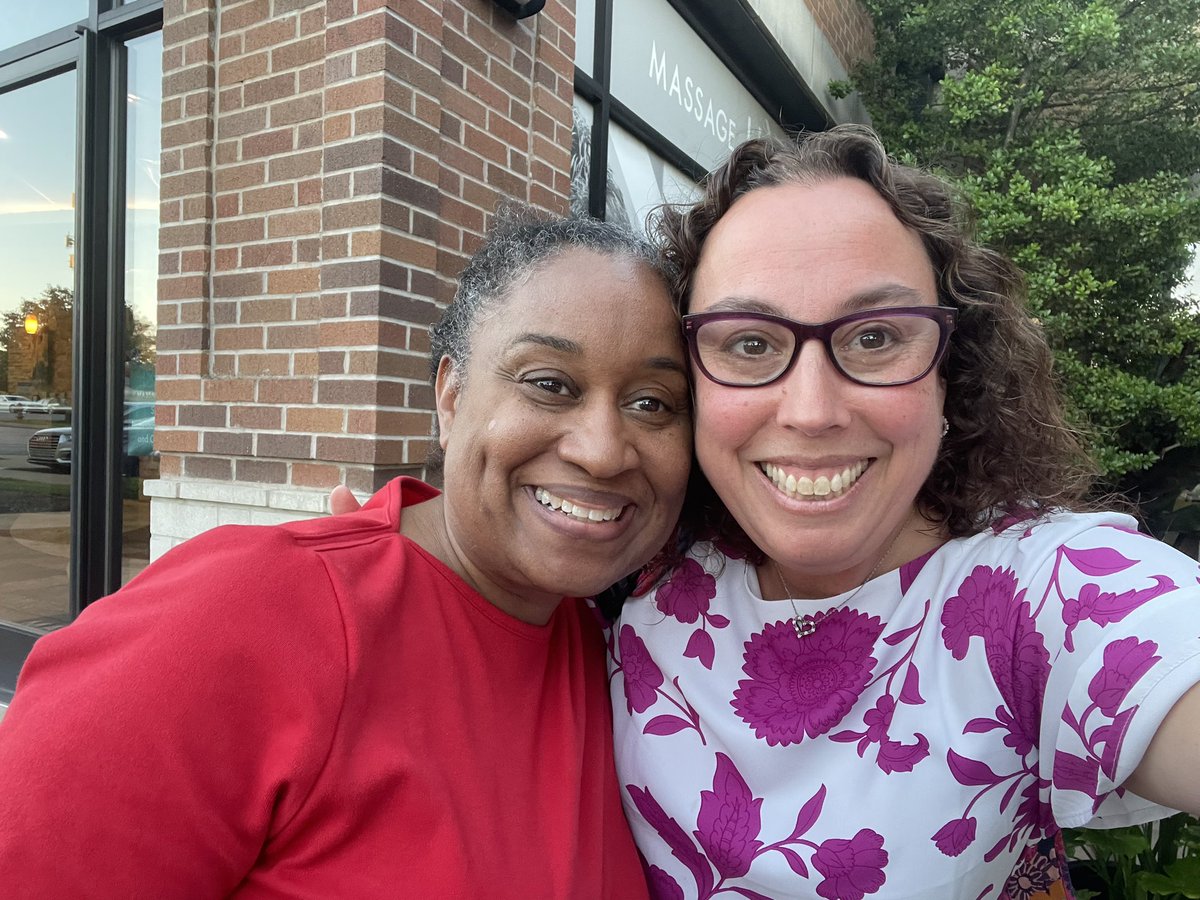 abbyWUim's tweet photo. π₯³π₯³πππ©·π©·π₯°π₯° What a special treat to welcome @kendallecobb & her daughter to St Louis!! Lunch with the amazing former @WUSTLmed DIO #TiaDrake & dinner w @kendallecobb made for quite a special day!! So wonderful to catch up w you both!! #Grateful #WomenInMedicine https://t.co/obm8wTUFu5