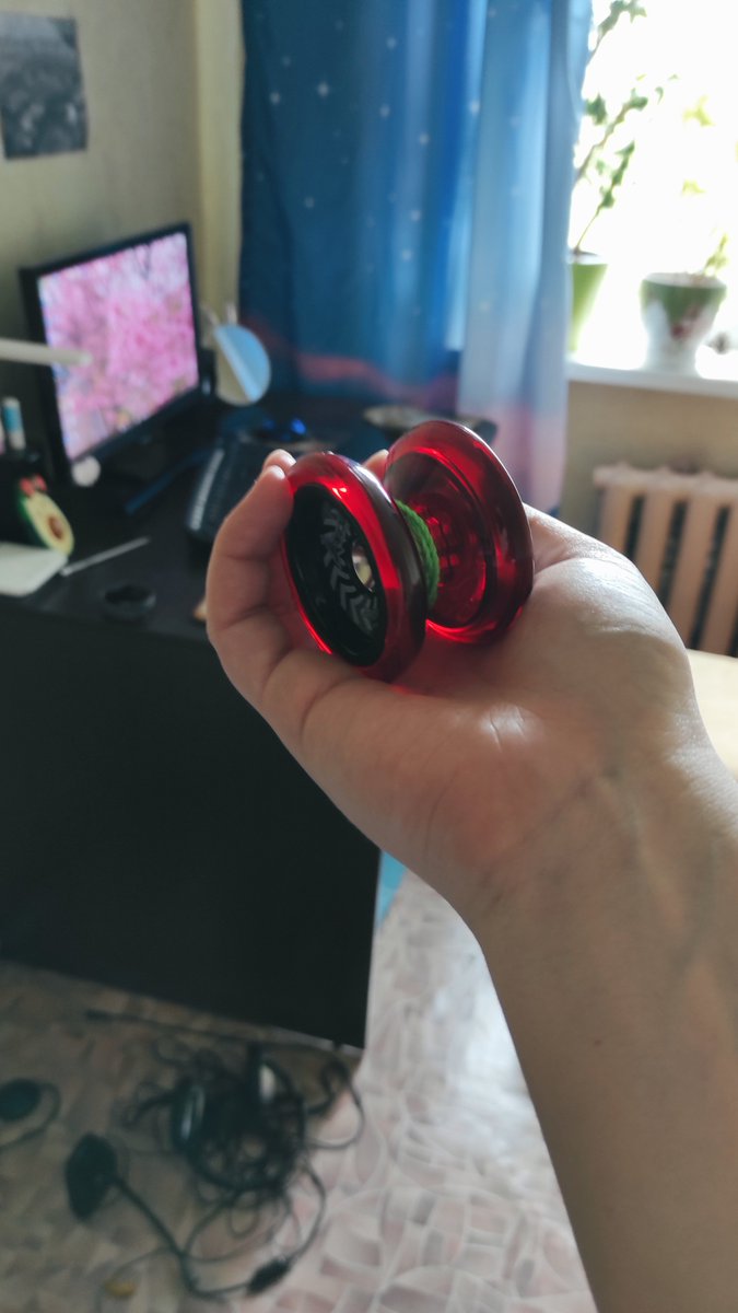 NastuaDesu's tweet image. How to get 100500 bruises in 2 hours 😅
For the first time in my life I picked up a yo-yo, I really liked it, now I want to learn different tricks 
#yoyo #yoyoing #yoyoplayer #yoyos